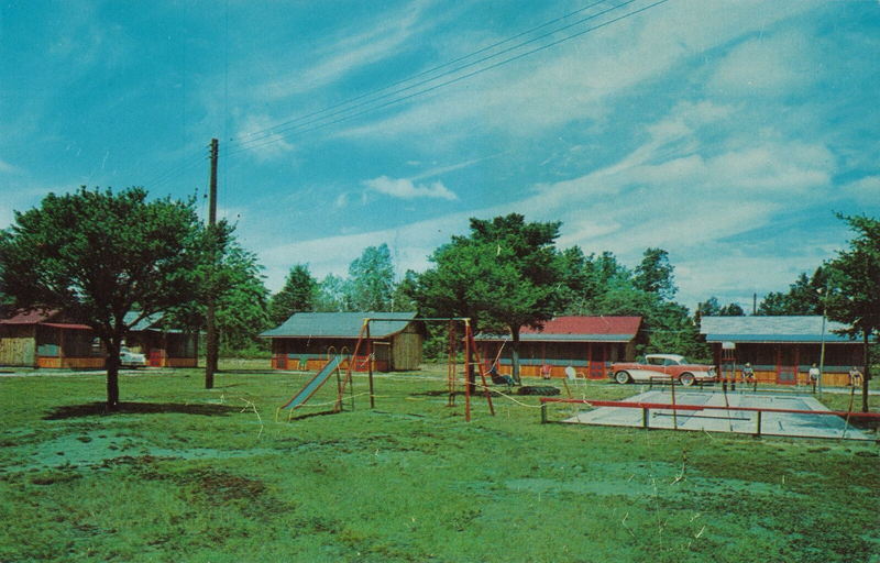 Big Buck Court - Vintage Postcard